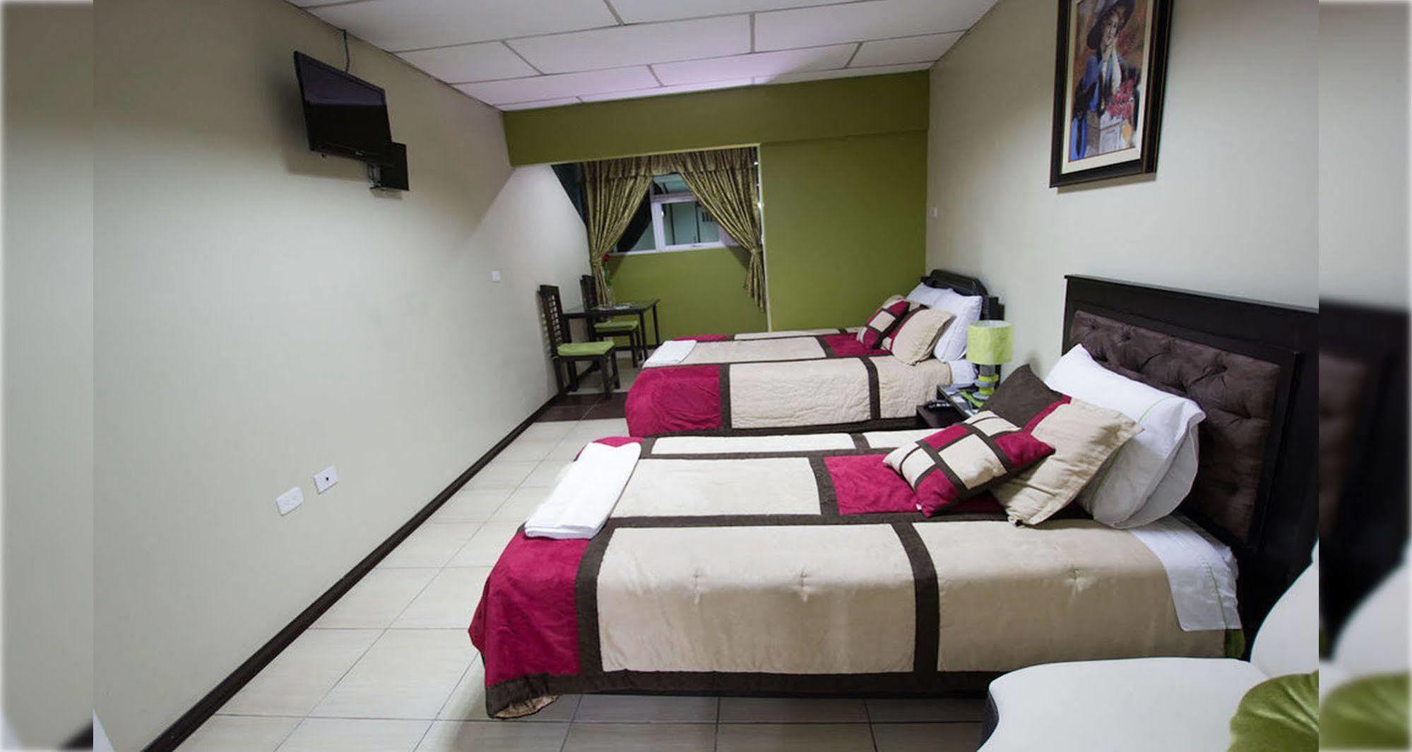 Hotel Las Gardenias Cuenca Esterno foto