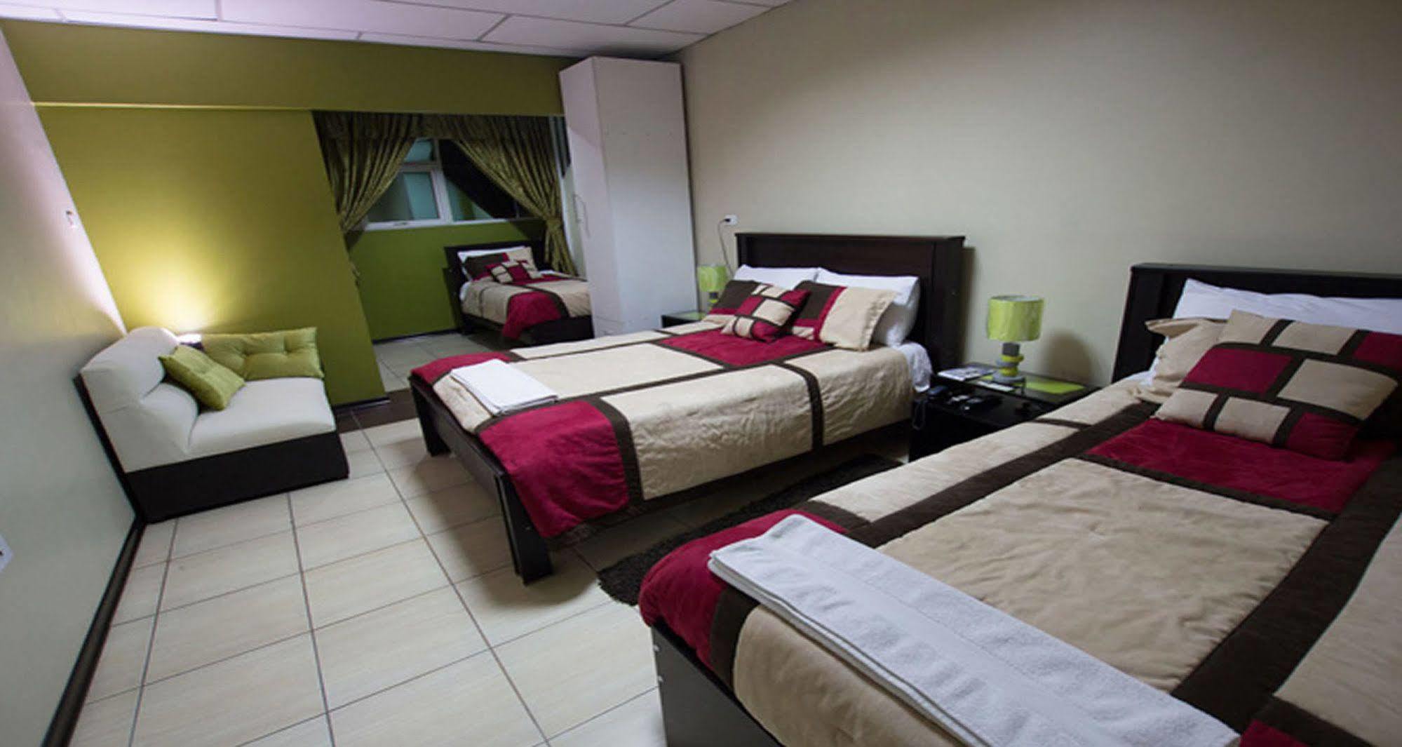 Hotel Las Gardenias Cuenca Esterno foto