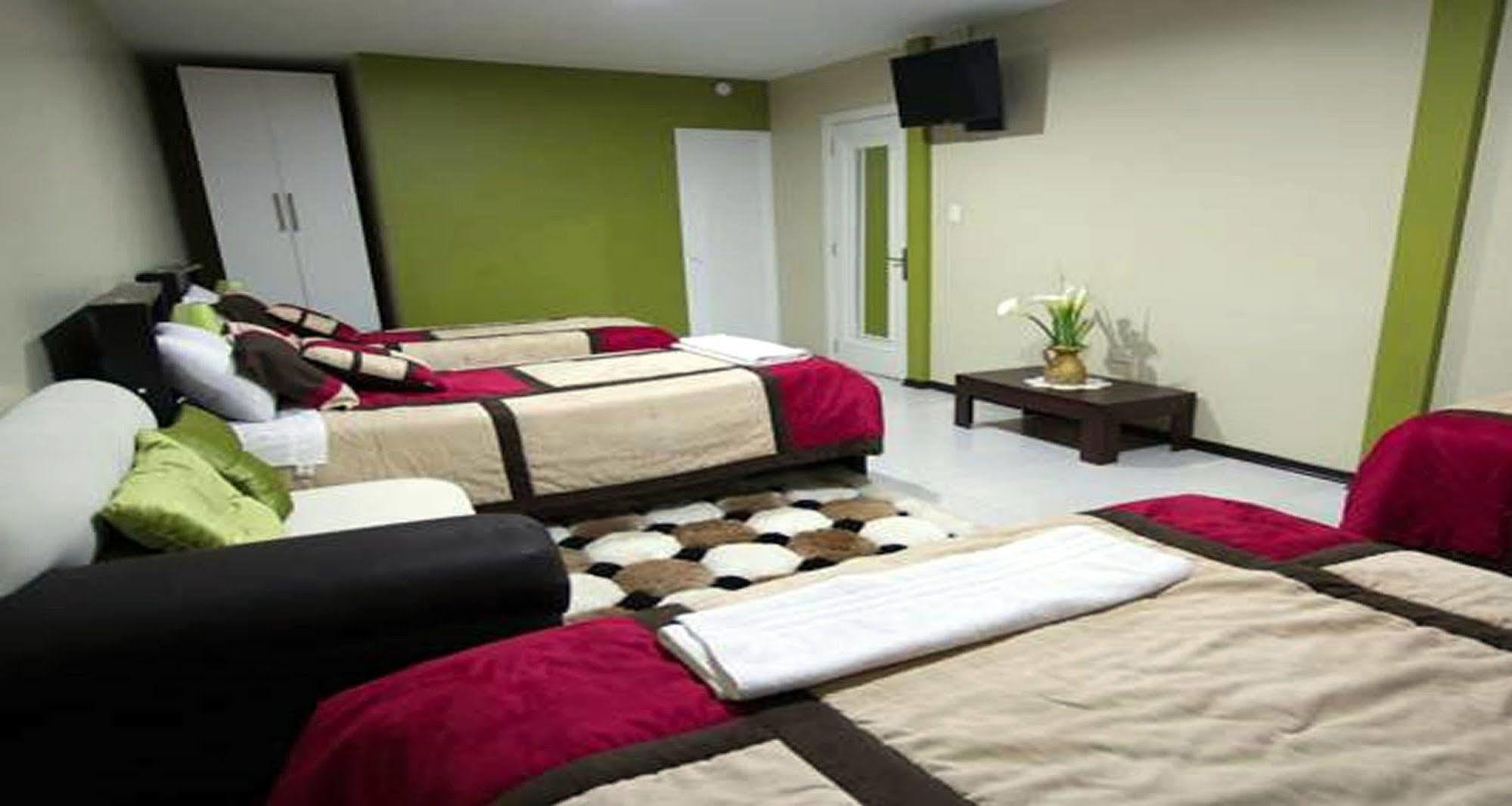 Hotel Las Gardenias Cuenca Esterno foto